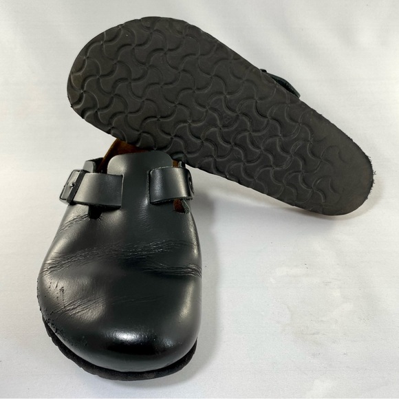 Birkenstock Boston leather clog. 🖤 - Picture 7 of 10